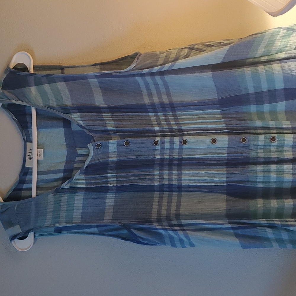 Sleeveless blouse